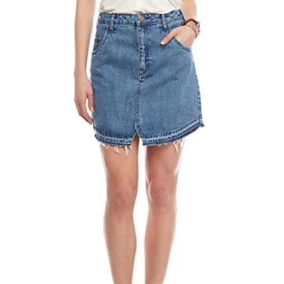 Free People Dresses & Skirts - Free People Split Frayed Hem Mini Denim Skirt